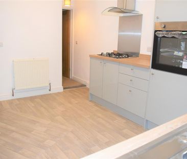 2 bedroom terraced house to rent - Photo 5