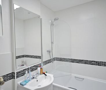 2 bedroom cottage to rent - Photo 1