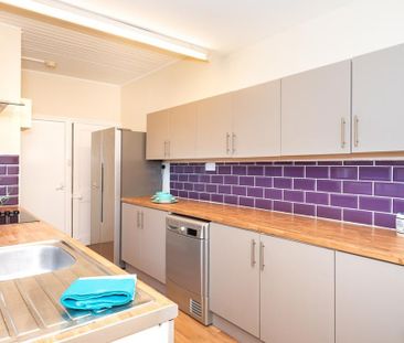 1 bedroom in a house share to rent - Photo 2