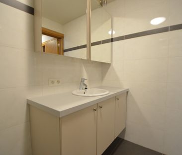 Te huur: Instapklaar appartement met garage centrum Sint-Laureins - Photo 5