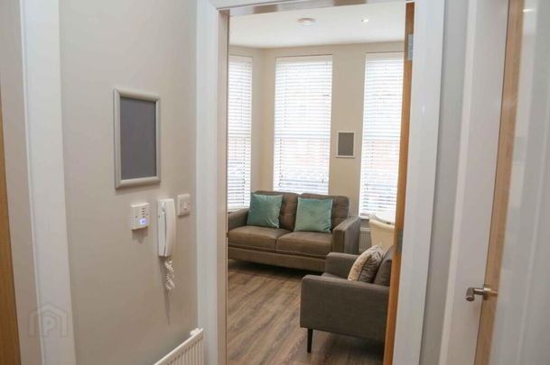 Apt 4, 61 Eglantine Avenue, Belfast, BT9 6EW - Photo 1
