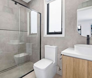 MODERN TOWNHOUSE CLOSE TO AMENITIES - Photo 6