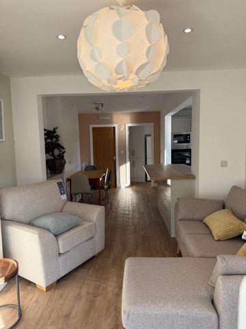 West Bridgford |-bedroom Student House With Bathrooms, NG2 - Photo 2