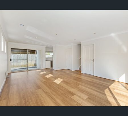 4/5A Burgin Close, Berkeley Vale, NSW 2261 - Photo 3