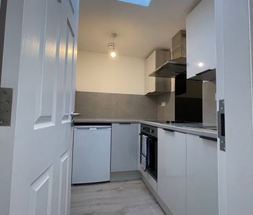 Studio Flat, Waldeck Road, N15 - Photo 2
