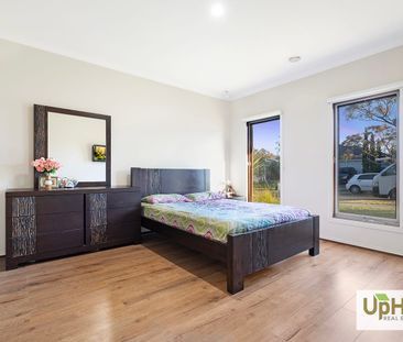 For Lease: Stunning Family Home at 25 Wheelwright Street, Clyde Nor... - Photo 4