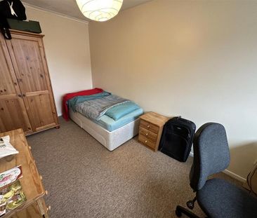 6 bedroom terraced house to rent - Photo 4