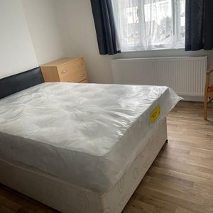 Room in a Shared House, Thornton Heath, CR7 - Photo 2