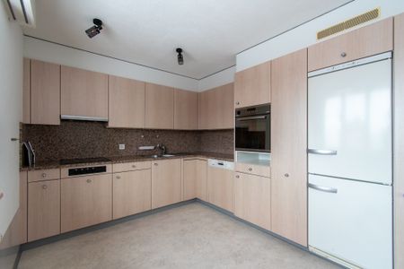 Grosszügige, gepflegte 5.5 Zimmer-Wohnung mit Balkon - Photo 5