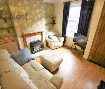 4 bedroom terraced house to rent - Photo 1