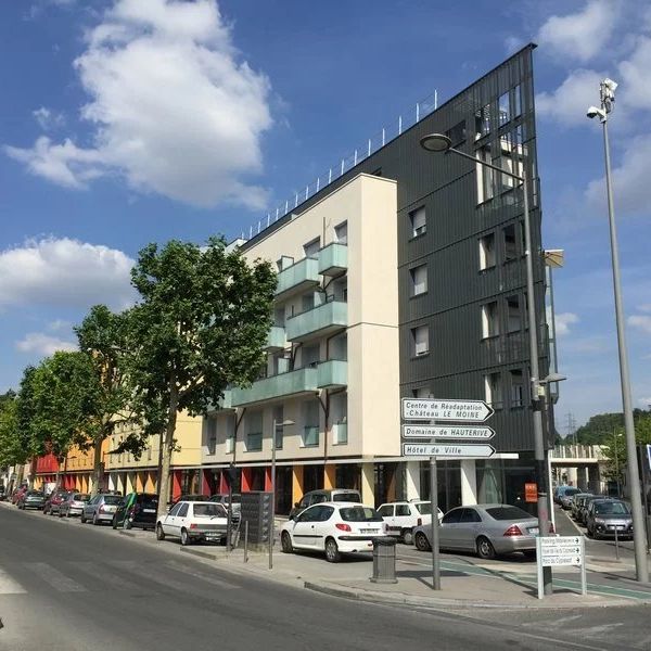 Appartement T4 de 89 m² de CENON. - Photo 2