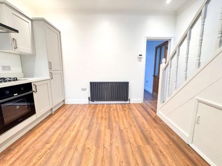 2 bedroom terraced house to rent - Photo 3