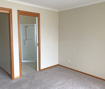 Lovely Home, Quiet Location - Photo 4