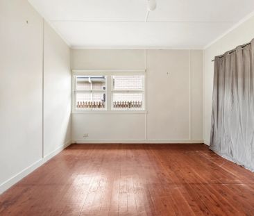 44 Board Street, Deagon. - Photo 2