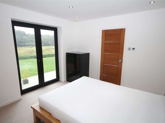 Exceptional contemporary home with substantial living space and stunning views - Photo 1