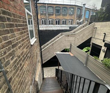 2 bedroom flat to rent - Photo 2