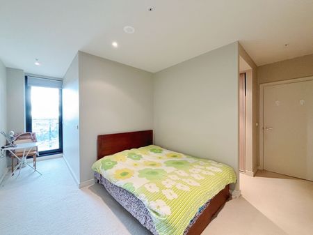 6 months lease ONLY until 31/12/2026 - Spacious 3BED 2BATH Apartment in the Heart of Melbourne CBD for rent - Photo 5