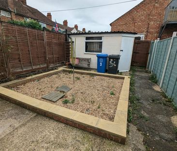 Terraced House to rent on - Photo 3