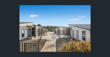 Modern 3 Bed Gated Villa! - Photo 3