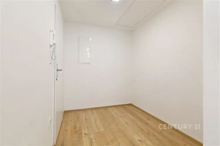 Pronájem bytu 3+kk, Třinec Konská - Photo 4