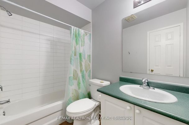 For Lease - 427 Ravineview Way, Oakville, Ontario - Photo 1