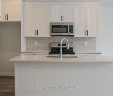 415 SILVERBERRY PRIVATE - Photo 1