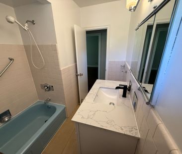 For Lease - 9 Waterfield Drive Unit# Main, Toronto, Ontario - Photo 4