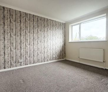 4 bedroom semi-detached house to rent - Photo 2