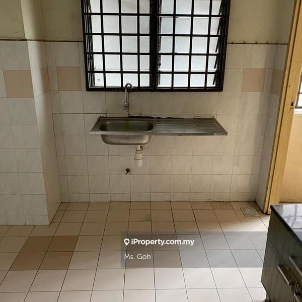 Sri Impian Apartment, Taman Larkin Perdana, Johor Bahru - Photo 1