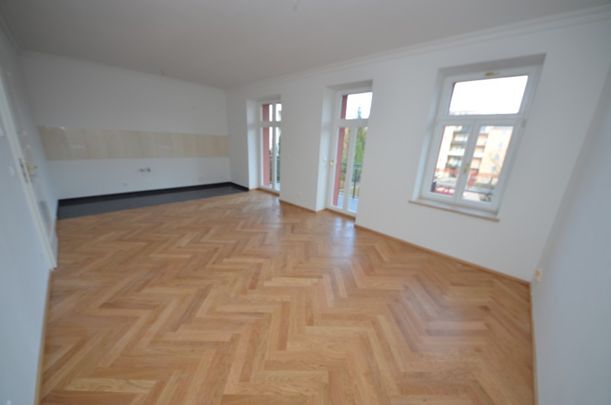 Denkmalgeschütztes Objekt mit Fußbodenheizung und Parkett ! - Photo 1