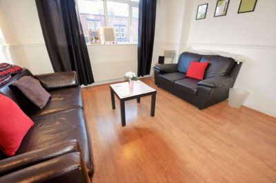 2 bedroom Flat in The Village Street, Leeds - Photo 3