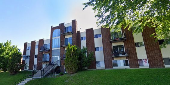BEAU 5 1/2 | CHAUFFAGE Inclus| - Photo 3