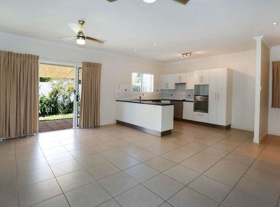 MODERN LIVING! 3 BEDROOM 2 BATHROOM UNIT + SECURE COMPLEX + COMPLEX POOL! - Photo 1