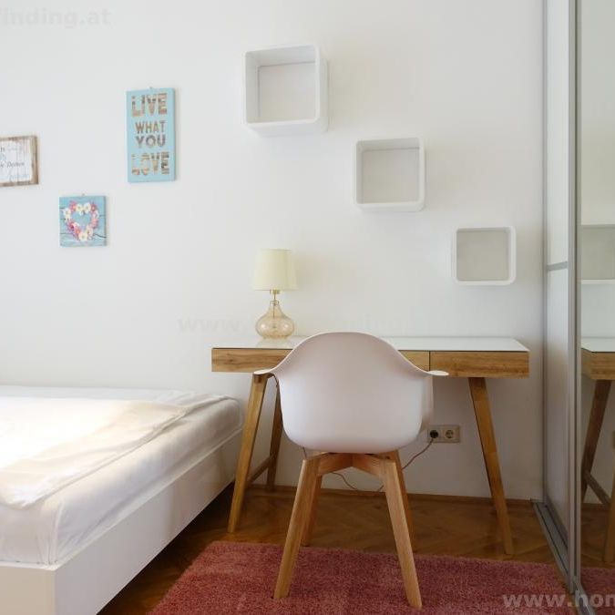 expat flat: furnished 3 rooms I möblierte Altbauwohnung beim Parlament - Foto 1