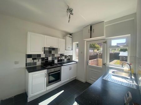 2 bedroom terraced house to rent - Photo 5