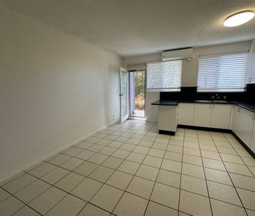 Well-Presented 2 Bedroom Unit - Photo 5