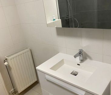 Appartement op de 1ste verdieping met groot terras, ideaal gelegen ... - Photo 5