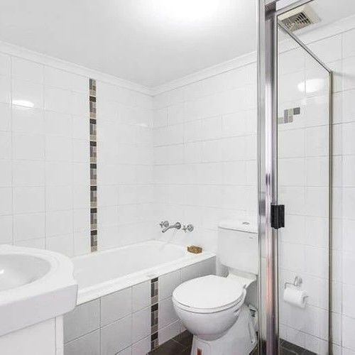 NEAT & TIDY 2 BEDROOM UNIT - Photo 1