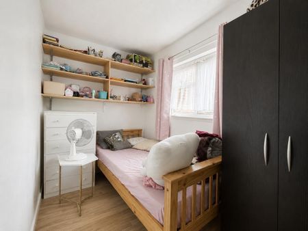 3 bedroom terraced house to rent - Photo 4