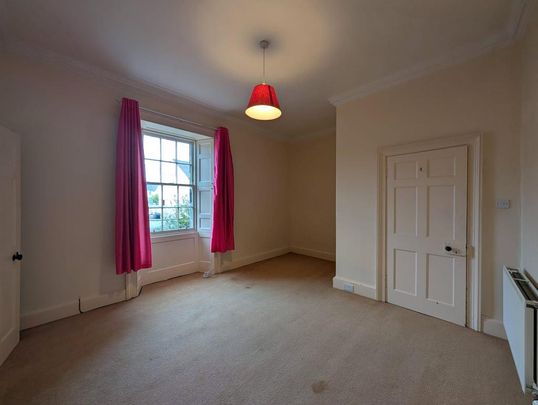 5 bedroom detached house to rent - Photo 1