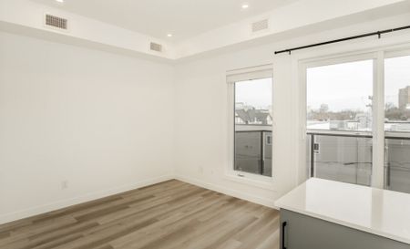 York: Black Accents – 710 Westminster, Winnipeg, MB - Photo 5