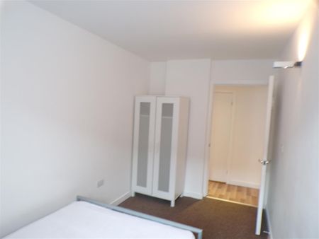 New York Apartments, Leeds, LS2 7EE - Photo 4