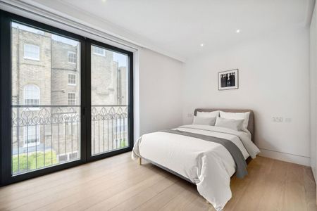 A beautifully presented four bedroom townhouse for rent in the heart of Belgravia, SW1. - Photo 5