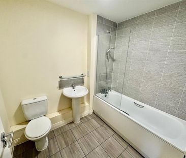 4 bedroom semi-detached house to rent - Photo 1