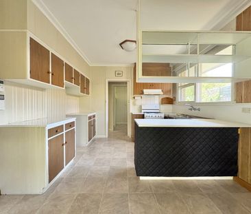 Charming Family Home in a Prime Newtown Location - Photo 5