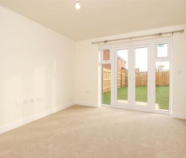 2 bedroom end of terrace house to rent - Photo 1