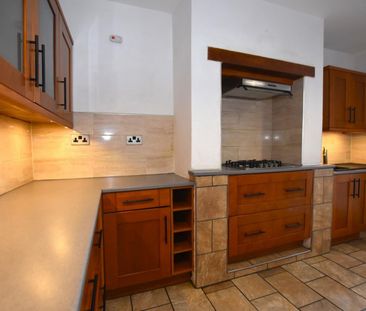 3 bedroom House To Let - Photo 3