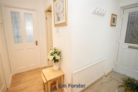 2 bedroom semi-detached bungalow to rent - Photo 3