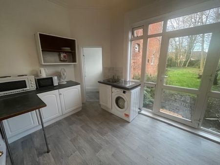 Studio Flat, Florence Road, B73 - Photo 2