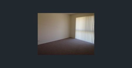 Family Home in Collingwood Park - Photo 2